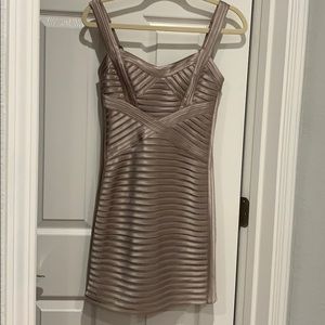 BCBG Maxazria - Champagne/Pumice Color